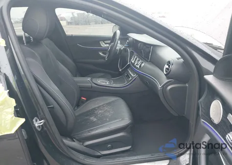 2023 Mercedes-Benz E 350 z USA, uszkodzony, nr VIN W1KZF8DB0PB101365